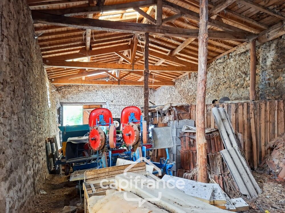 Vente Remise/Grange Grange de plus de 135 m² à vendre CELLES SUR DUROLLE (63) Celles sur durolle