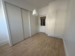  Appartement à louer 3 pièces 69 m²