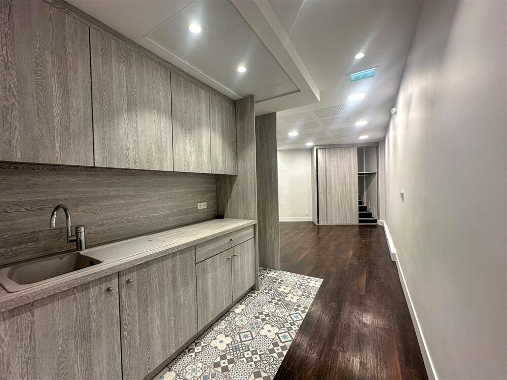   Bureaux lumineux entièrement rénovés, câblés et climatisés Paris 3