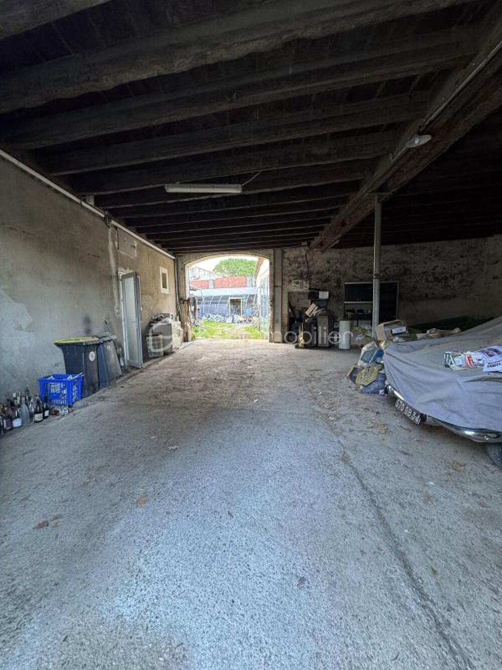 Vente Maison Maison 137 m² habitables – 4 chambres – Terrasse – Porche 100 m² – Hangar 100 m² – Jardin – Plusieurs stationnements - Terrain d Marsillargues