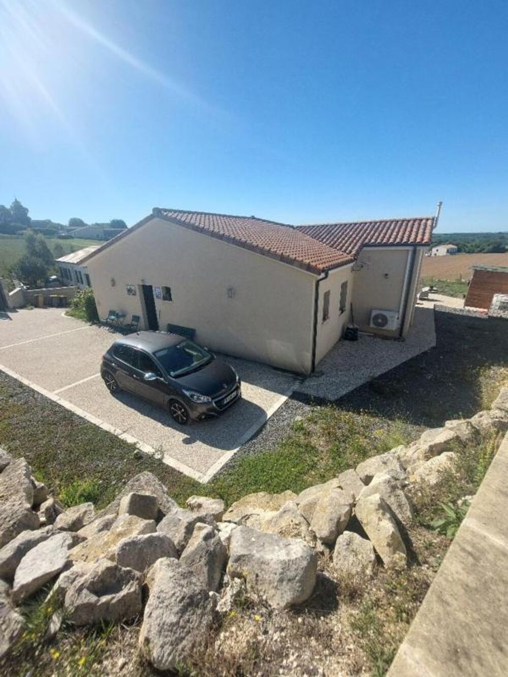 Vente Maison Maison à vendre 5 pièces 140 m 2 Saint genis d hiersac