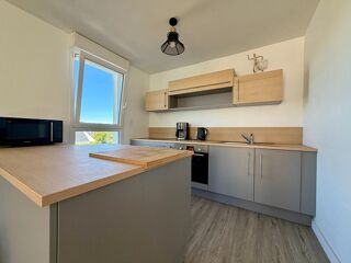  Appartement à louer 3 pièces 65 m²