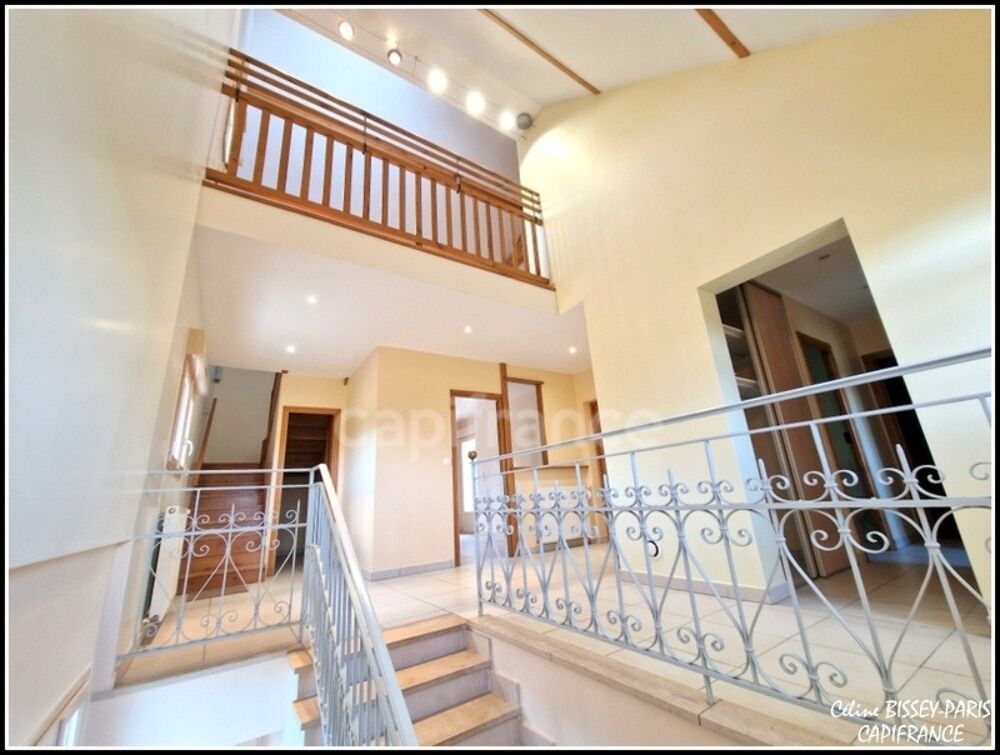 Pavillon Moderne à vendre 5 pièces, 4 chambres, 2 salle d'eau, 1 salle de bain, Sous-Sol 4 voitures, Terrain 3920 M2 AUXERRE (89