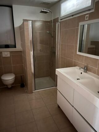  Appartement à louer 2 pièces 68 m²