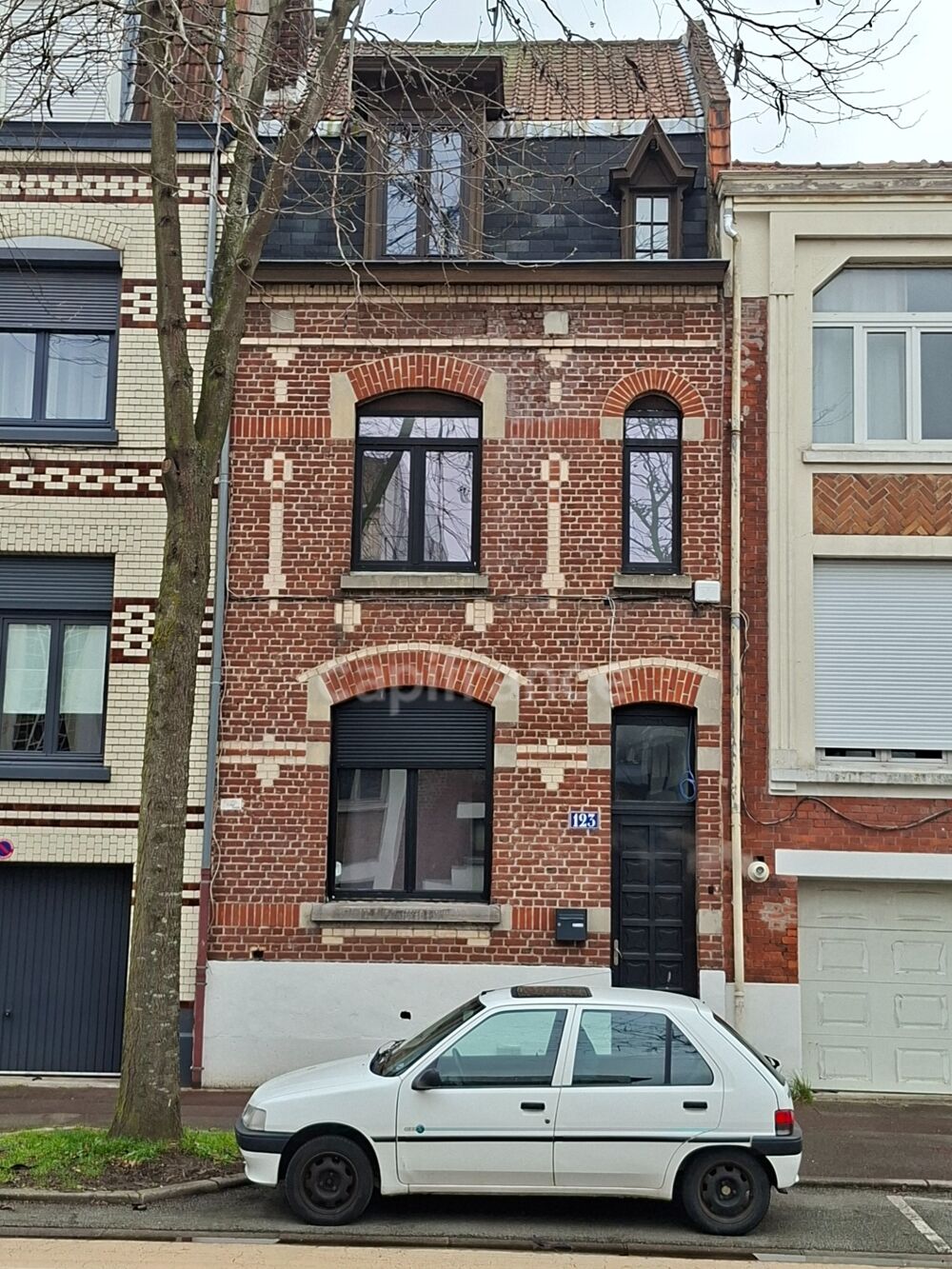 Location Appartement Chambre 14 m² avec salle d'eau et WC privatifs – Colocation meublée – 420 € CC – Roubaix Roubaix