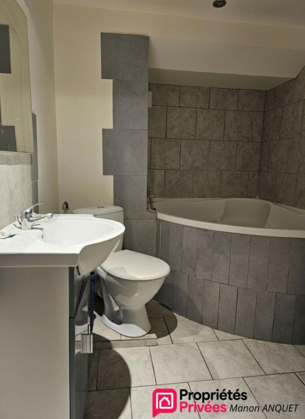 Appartement T1 avec jardin privatif et cave à La Roquebrussanne