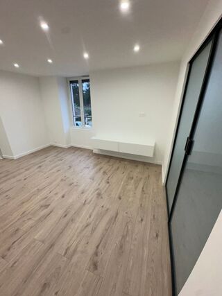  Appartement à louer 2 pièces 33 m²