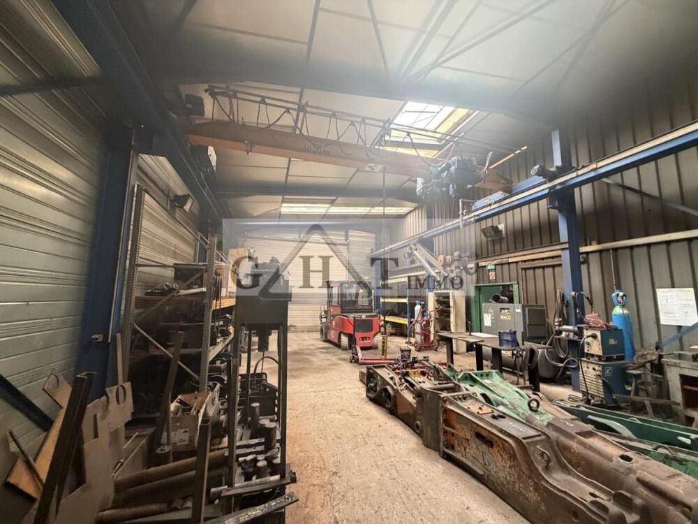   ENTREPOT 530M2 A VENDRE LE PLESSIS PATÉ 