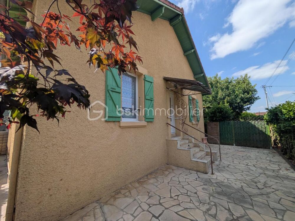 Maison familiale  124 m² habitables + sous-sol complet aménagé  Basse-Ville dAuch