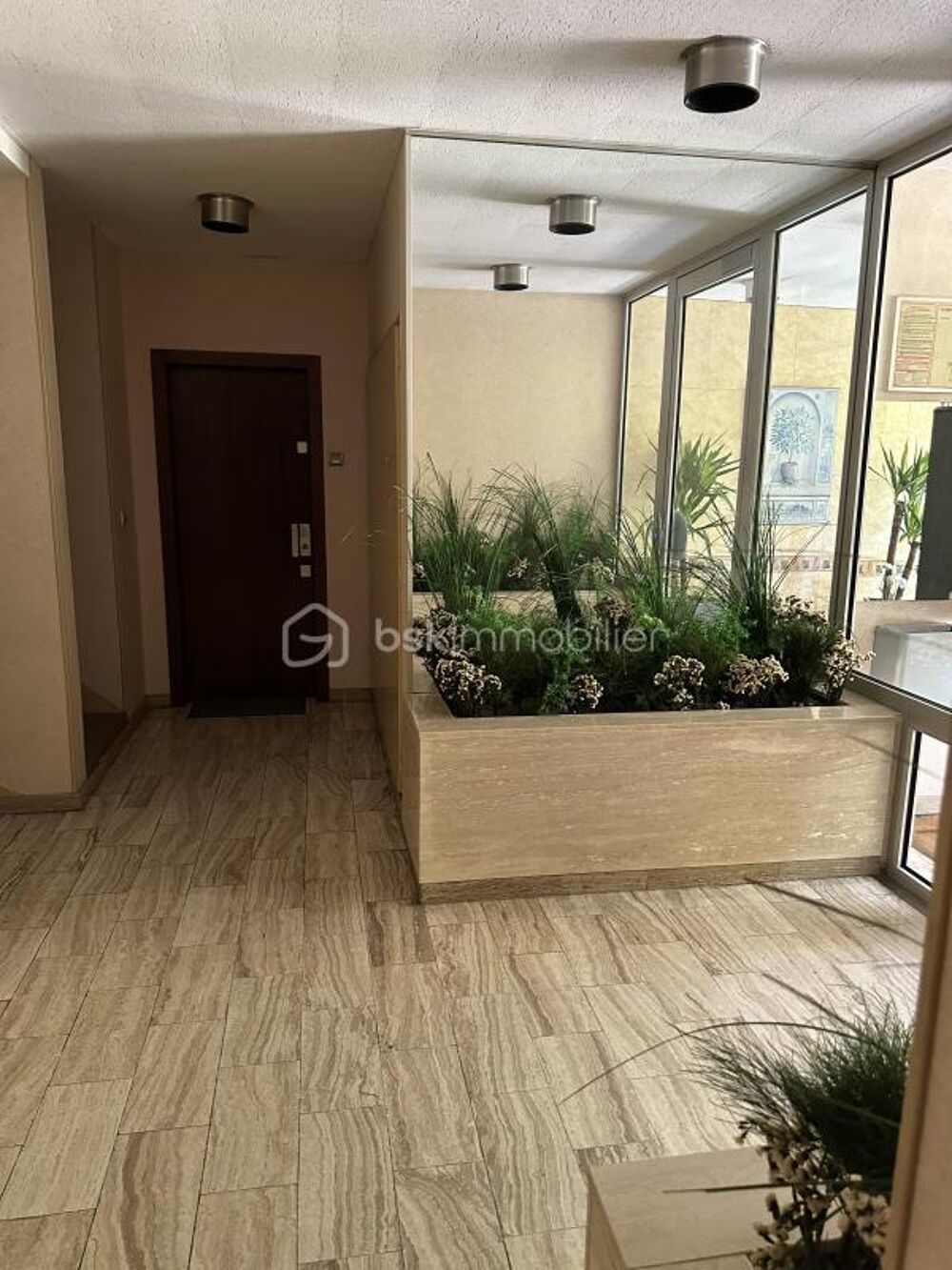 Charmant studio avec jardinet et parking dans résidence de standing