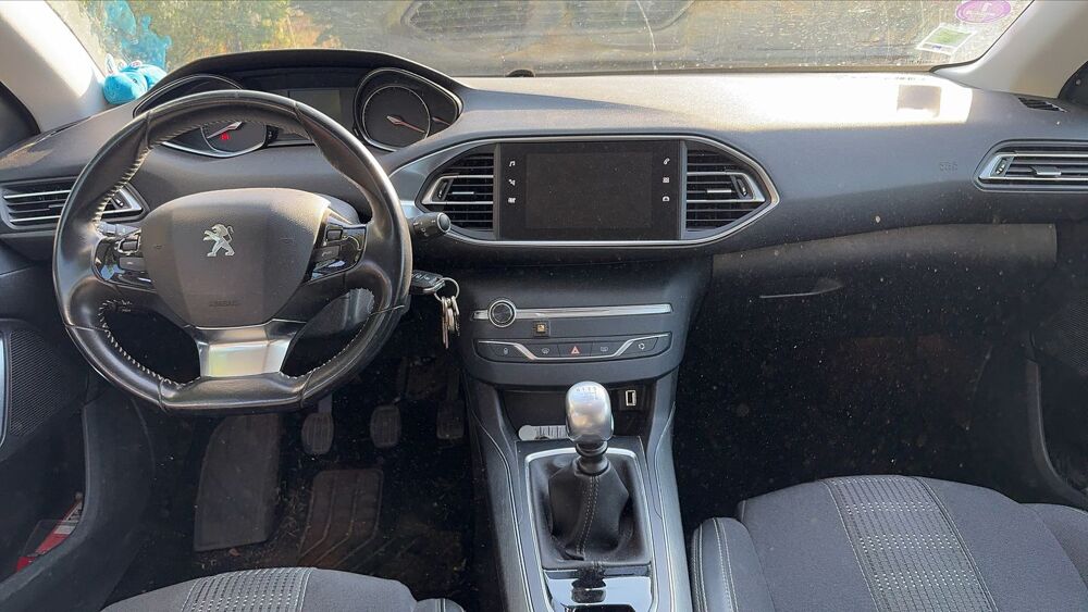 308 III 1.2 PureTech 130 Allure Business - Entretien constructeu 2019 occasion 38630 Les Avenieres Veyrins Thuellin