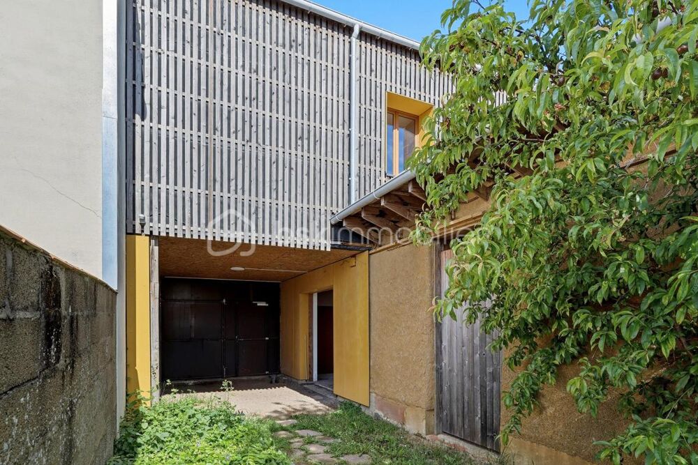 Nantes Ouest  Ensemble immobilier atypique de 236 m² avec deux maisons et studio indépendant