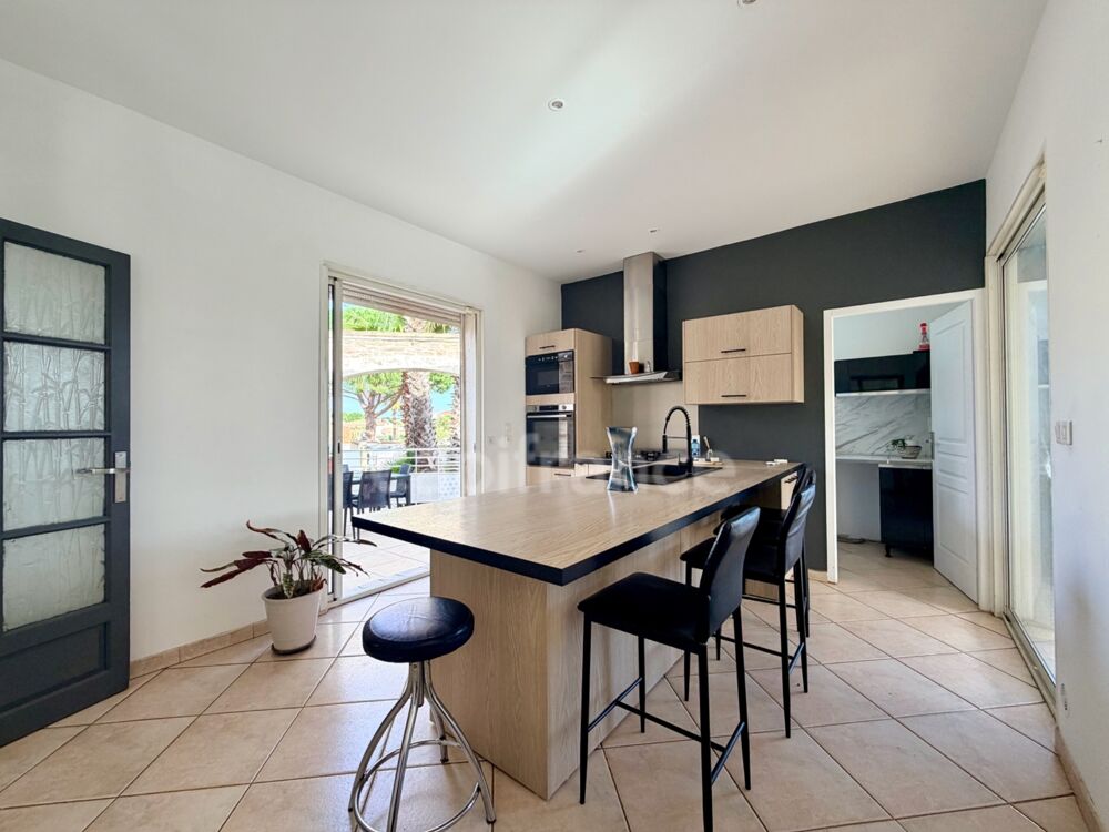 Vente Maison SAINT-BRÈS(34), À VENDRE MAISON PLAIN-PIED P5, SURFACE TOTALE 152 m2, 4 FACES, TERRAIN 931 m2, GARAGE 60 m2, PISCINE Saint bres