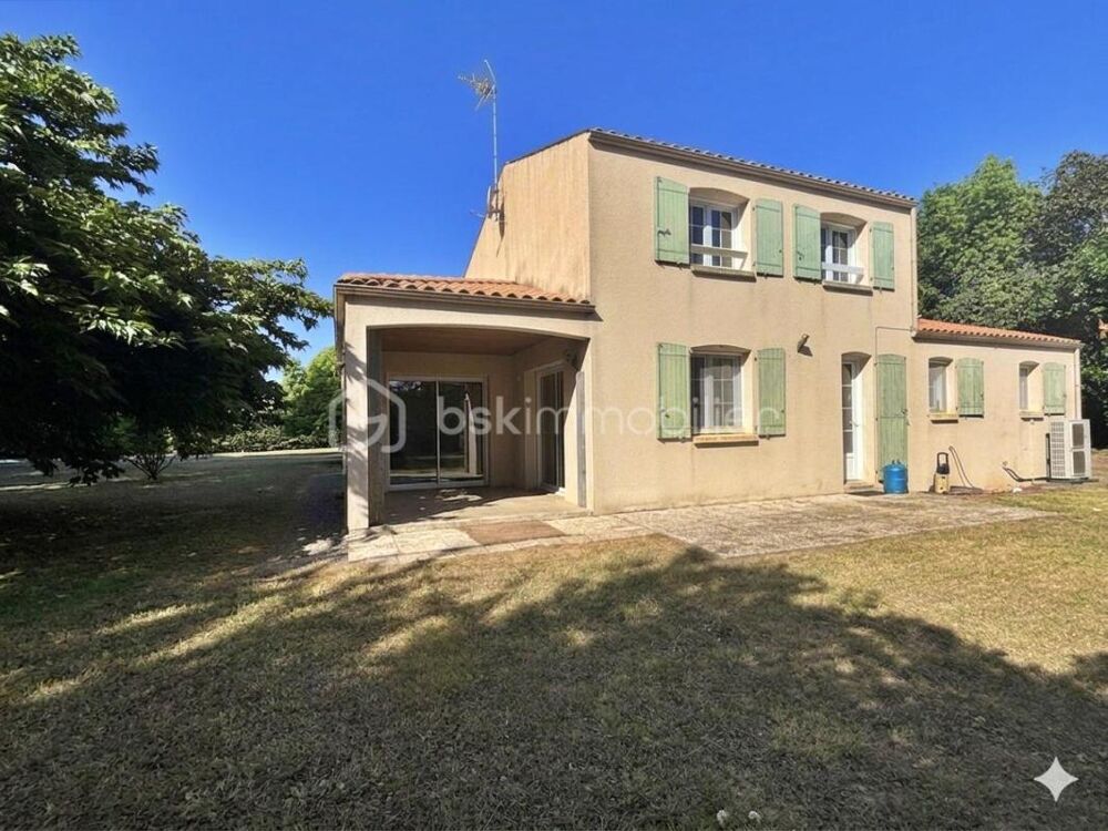 Maison spacieuse à vendre, idéal pour familles - Emplacement paisible