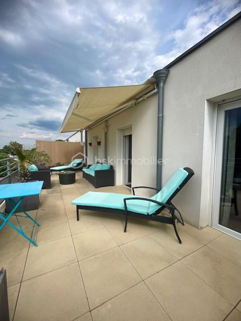 EN EXCLUSIVITÉ  AIMARGUES  GRAND APPARTEMENT 3 CHAMBRES AVEC TERRASSES