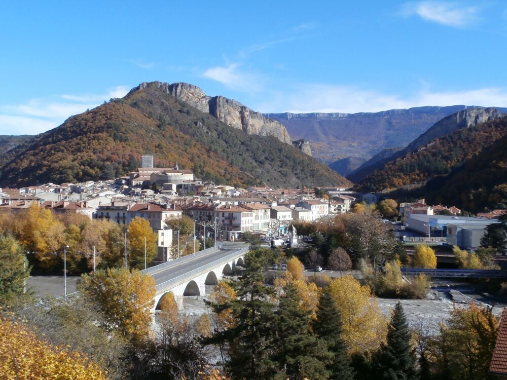 Belle MAISON sur 2 niveaux de 95 m3 à vendre centre ville de DIGNE LES BAINS (04)