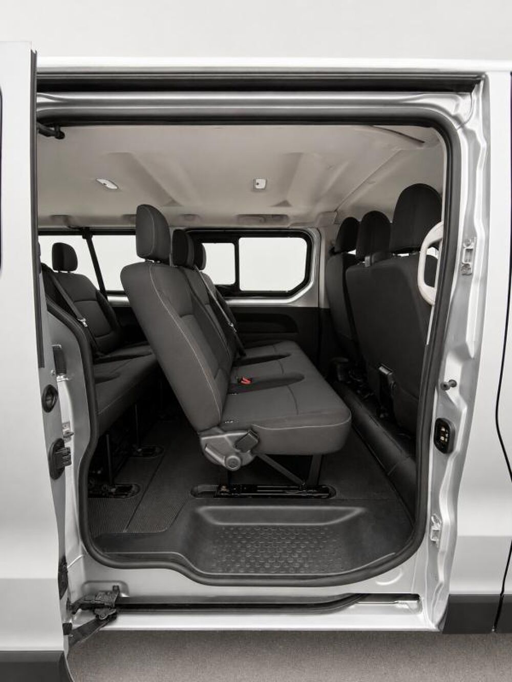 Trafic 1&deg; Main / 1.6L dci 95cv minibus 9pl - 2017 L2 long T&eacute;L/Clim 2018 occasion 60430 Abbecourt