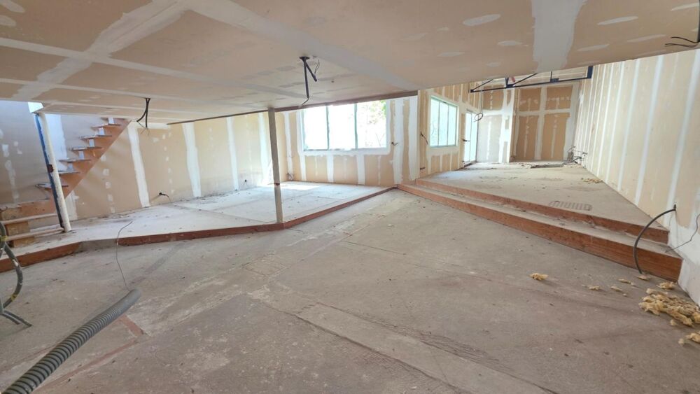 LOFT D'EXCEPTION EN COURS D AMENAGEMENT - VOLUMES UNIQUES ET POTENTIEL INFINI AVEC SES DEPENDANCES
