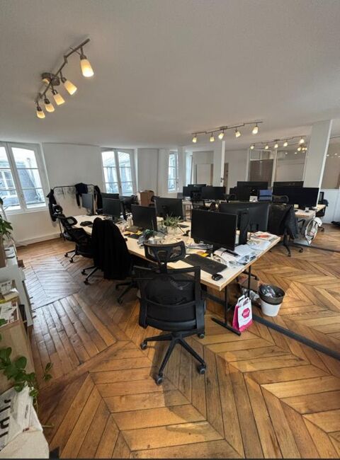 Bureaux de 193 m&sup2; non divisibles &agrave; louer, 9&egrave;me arrondissement de Paris 10535 75009 Paris