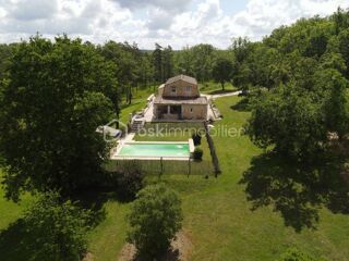  Proprit/chteau  vendre 4 pices 105 m