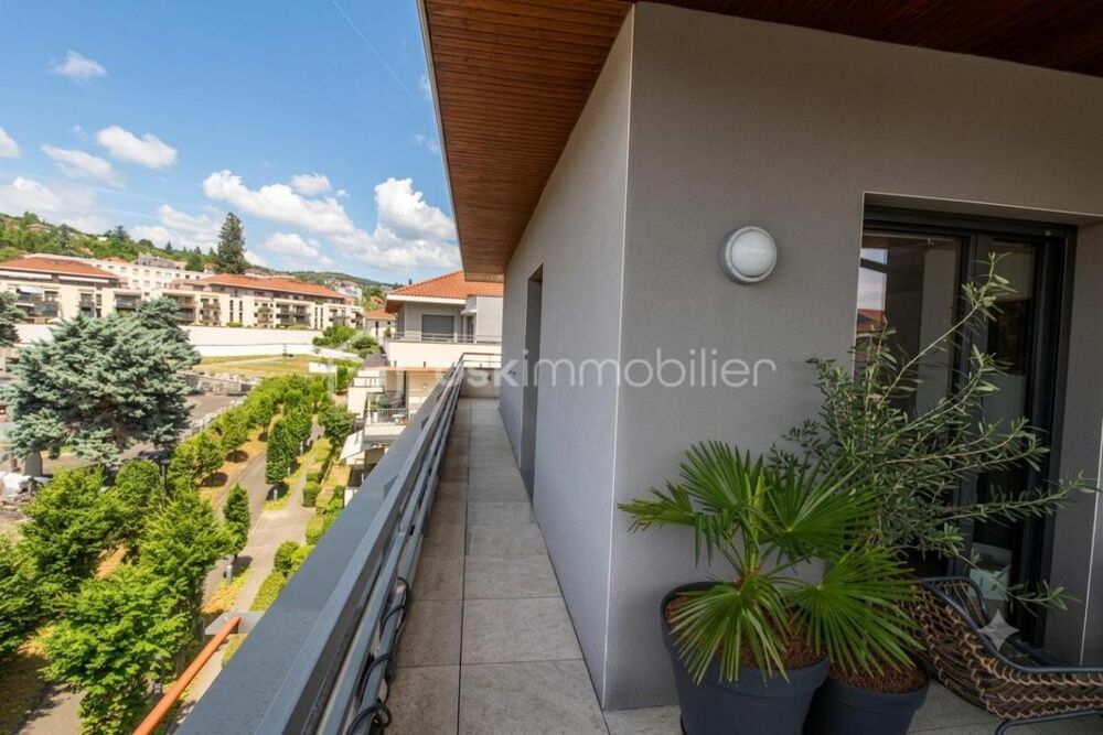Vente Appartement T3 de 66 m² en dernier étage avec terrasse triple exposition de 36 m² Clermont ferrand