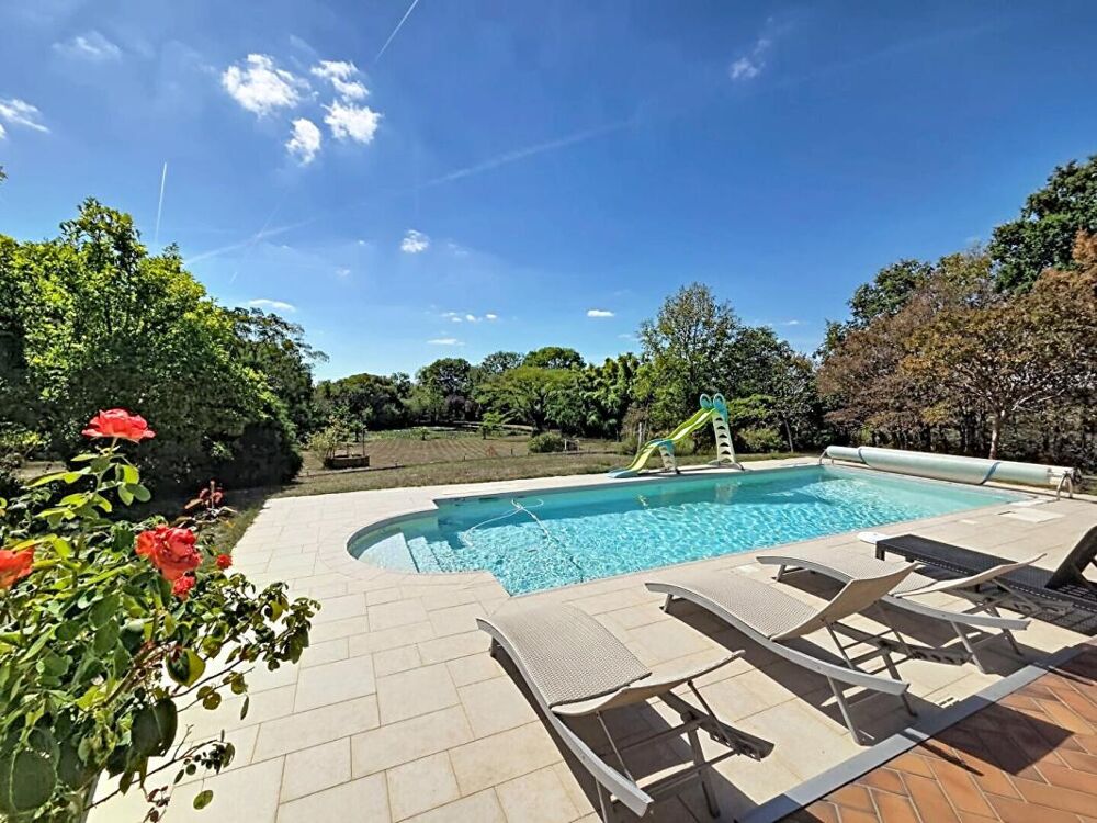 Maison secteur Mortagne sur Sèvre 5 pièces 204 m2
