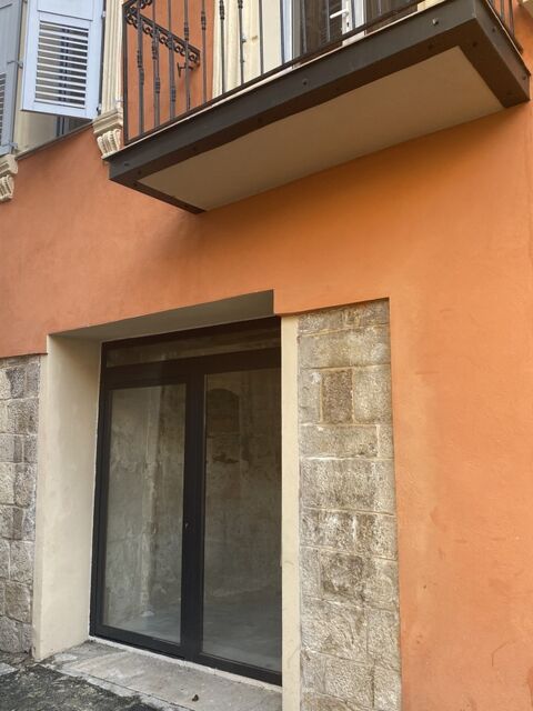 murs commerciaux 42 m2 libre &agrave; vendre centre historique  GRASSE (06) 102000 06130 Grasse