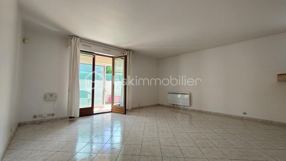 Vente Appartement Appartement 3 pièces de 68m2 en rez-de-chaussée avec loggia, terrasse et parking en sous-sol Noisy le sec