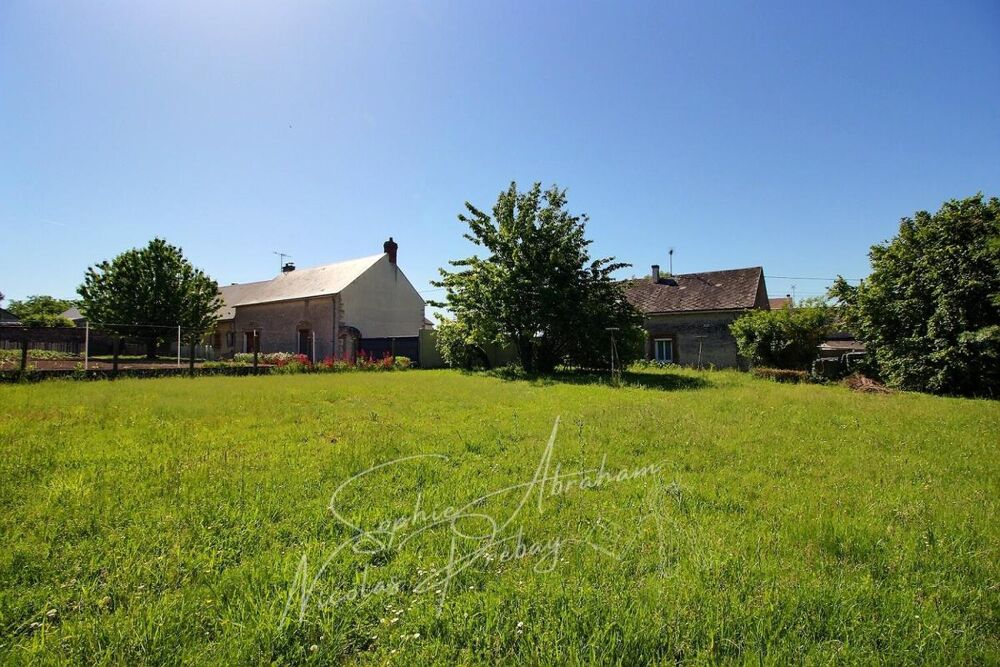 Ensemble immobilier avec maison et dépendances, cour et jardin