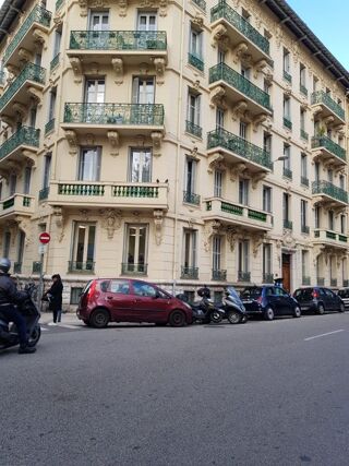  Appartement à louer 3 pièces 64 m² Nice