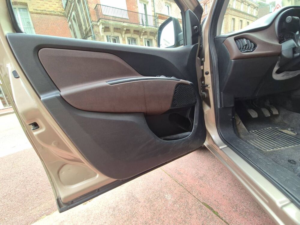 Doblo II 1.6 MultiJet 120 Trekking 2017 occasion 76200 Dieppe