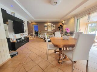  Villa à vendre 8 pièces 240 m²