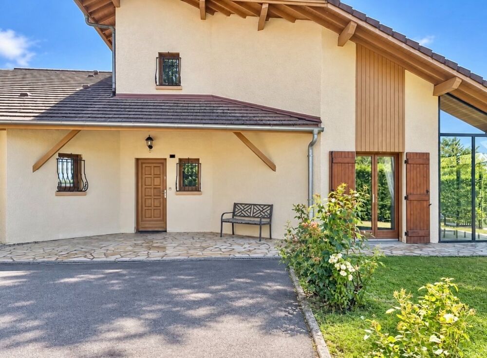 Contamine-sur-Arve (74)  Maison familiale de 159 m² avec jardin de 1 100 m²