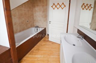  Immeuble � vendre 13 pi�ces 258 m�