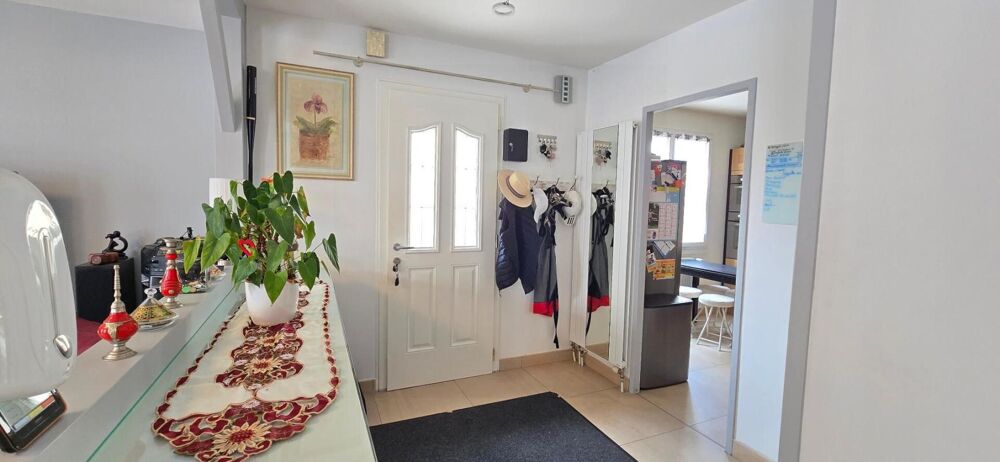 CHARTRES  PAVILLON FAMILIAL 7 PIÈCES  4 CHAMBRES  GRAND SÉJOUR  JARDIN ET GARAGE