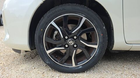 Yaris 1.5 VVTi 100 Hybrid E-CVT Collection - Automatique 2017 occasion 82000 Montauban