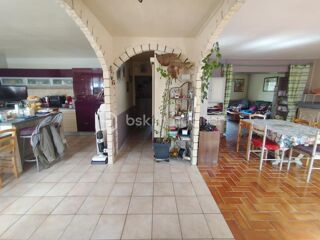  Propriété/château à vendre 11 pièces 186 m²