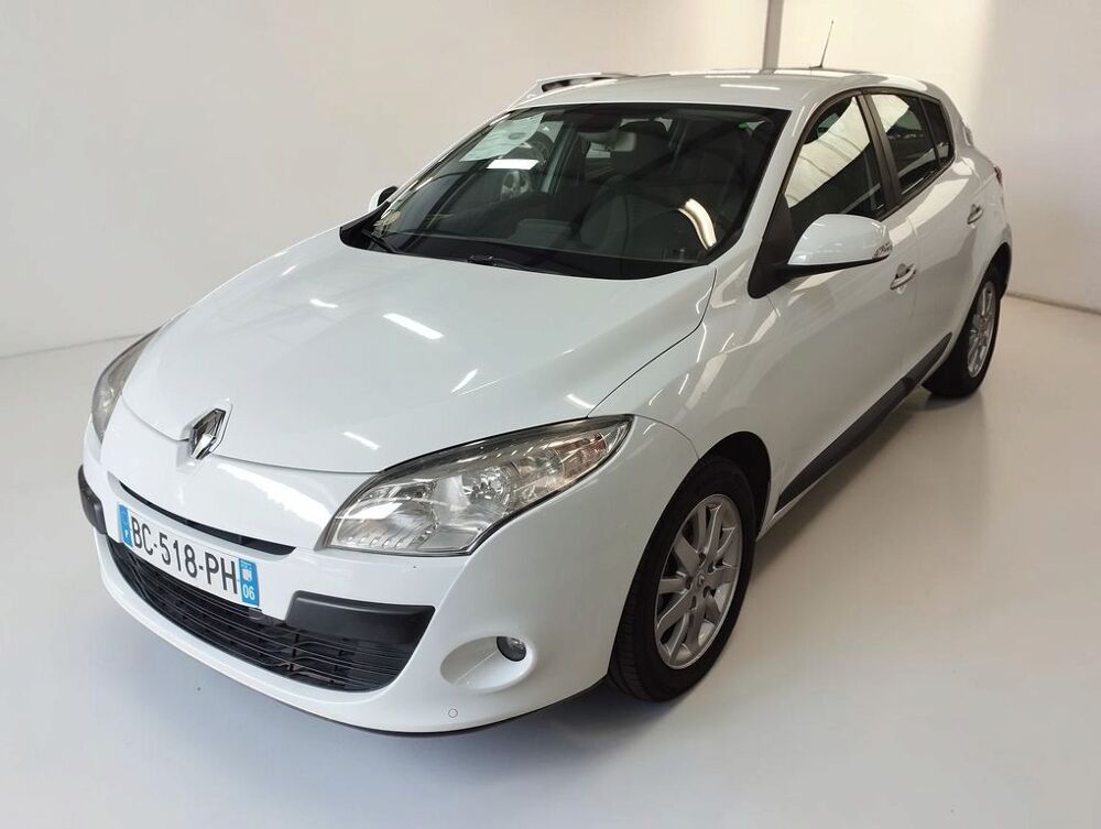 M&eacute;gane III 1.5 DCI 105 CARMINAT TOM TOM 2010 occasion 06640 Saint-Jeannet