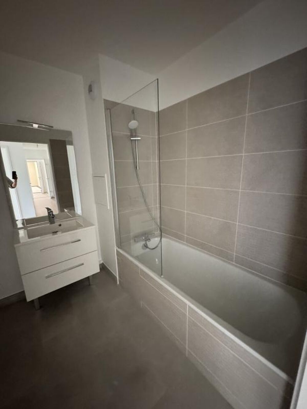 Vente Appartement * DEJA LIVRE - TERRASSE + VUE JARDIN INTERIEUR + PARKING + Proche Gare d'Enghien ! Deuil la barre