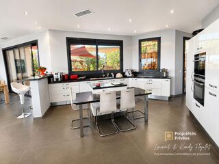  Propriété/château à vendre 11 pièces 596 m²