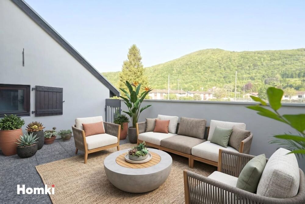 Vente Duplex/Triplex Poisat - T5 en triplex familial avec terrasse, au cœur du village Poisat