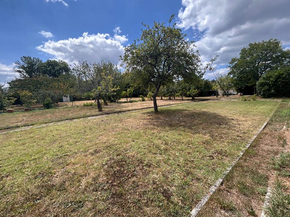 Vente Terrain Rare sur Lormont avec ce grand terrain constructible de 830m2 au calme dans un quartier résidentiel Lormont