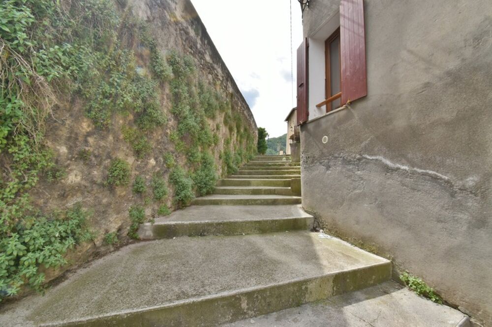 Maison de ville avec cour intérieure  Fort potentiel  Digne-les-Bains centre