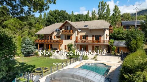   R�f�rence : 5662-MTE. - B�tisse de 398 m2 - piscine - vue magnifique sur le Lac Maison - 15 + pi�ce(s) - 400 m�