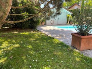  Maison  vendre 7 pices 320 m