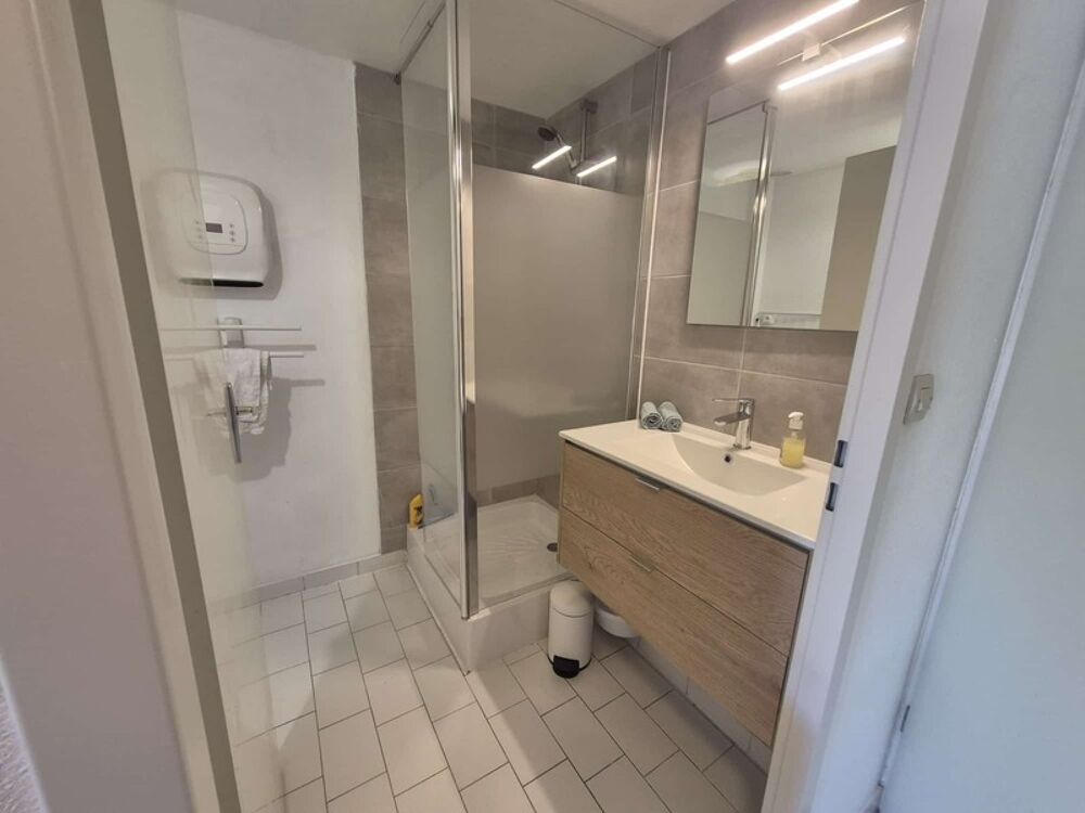 À VENDRE  PORTIRAGNES PLAGE  Maison T2 cabine avec mezzanine - 200 m de la plage