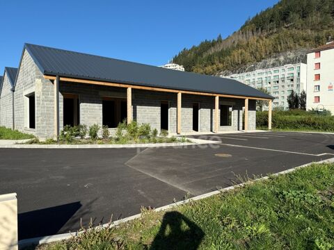 Locaux commerciaux avec emplacement strat&eacute;gique, forte visibilit&eacute; 890000 65100 Lourdes
