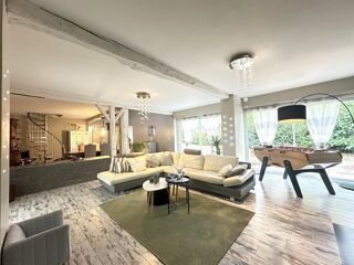  Maison  vendre 8 pices 335 m