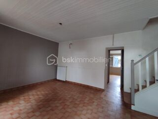  Propriété/château à vendre 4 pièces 74 m²