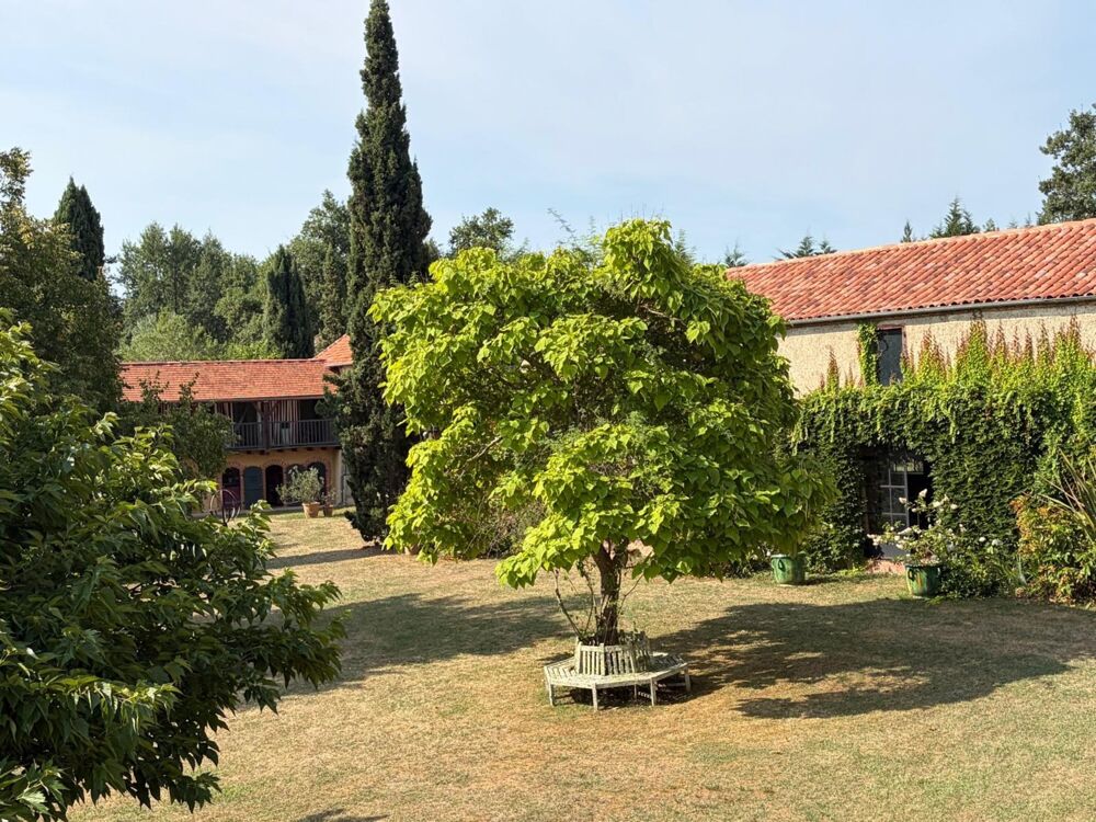 à vendre  Propriété/château Plaisance (32160)
